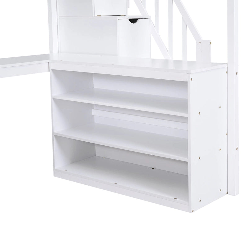 Weißes Etagenbett aus Kiefernholz in voller Größe mit integriertem L-förmigem Schreibtisch, dreistufigen Ablageregalen und angebauter Treppe mit Stauraum